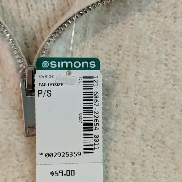 Simons | Fuzzy Half Zip Sweater 🤍 - Picture 3 of 4